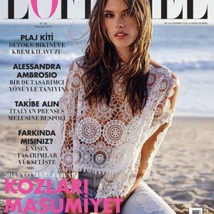 ale by alessandra White Sands Lace Crop Top